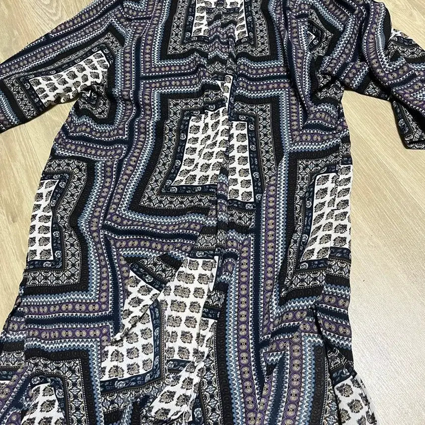 [BUNJANG] Cubus Pattern Long Cardigan / 큐버스 패턴 롱 가디건