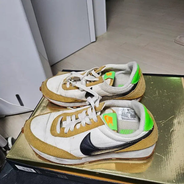 [BUNJANG] Nike Daybreak Sneakers Beige/Black/Lime 230mm / 나이키 데이브레이크 납작스니커즈 베이지/블랙/라임 230mm