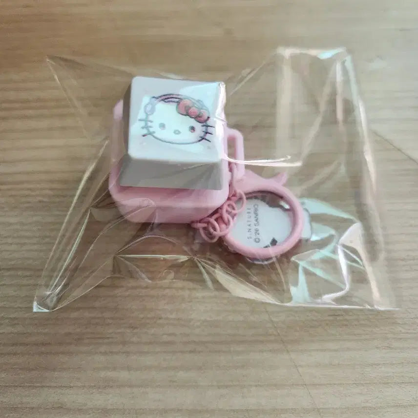 [BUNJANG] Hello Kitty Keycap Charm - Pink / 키티 키캡 키링 핑크