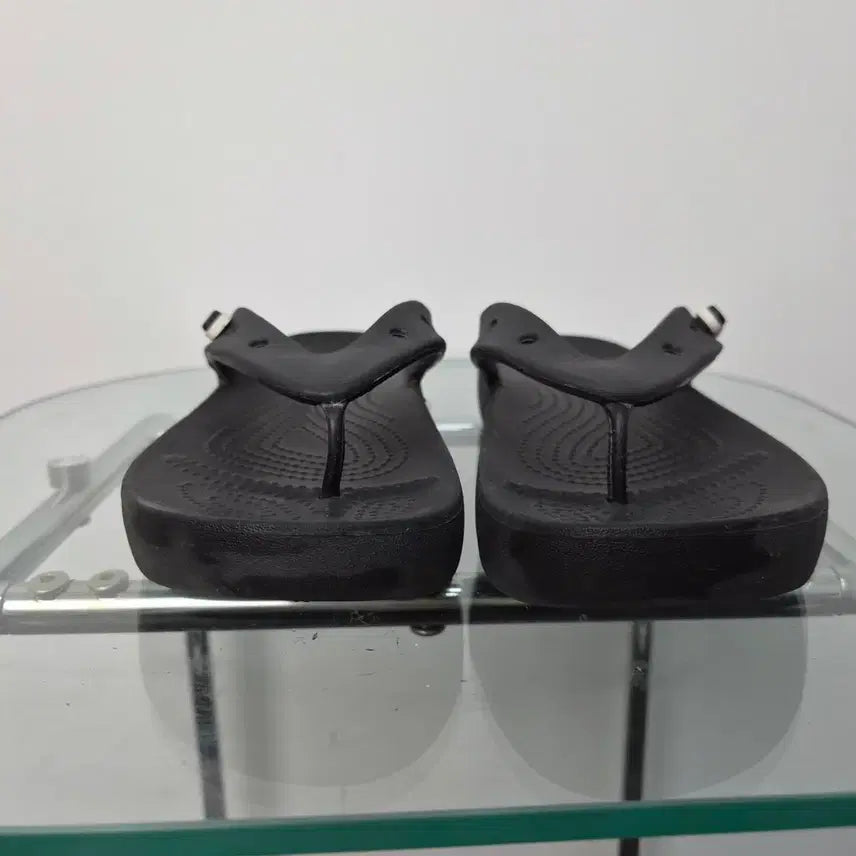 [BUNJANG] Crocs Classic Flip-Flops Women's Size 6 / 크록스 클래식 플립쪼리 W6 6i21