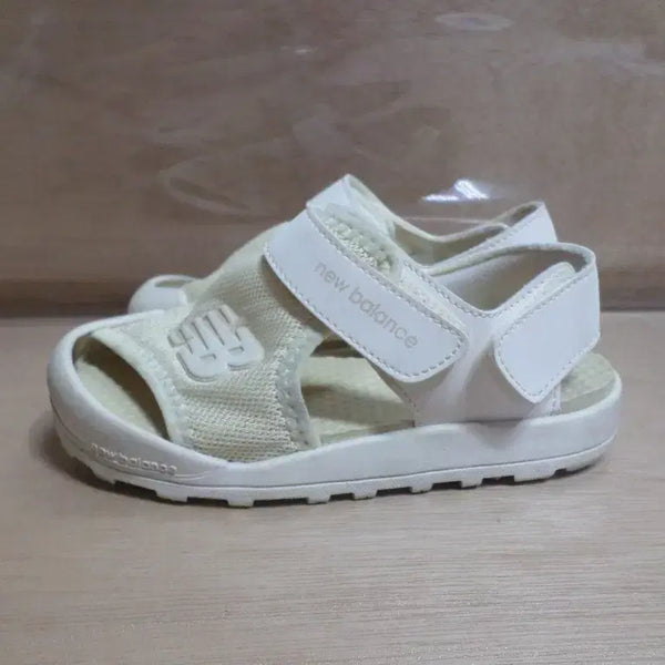 [BUNJANG] New Balance Sandals / 후루룩구제2 180 뉴발란스 샌들 신발 260923