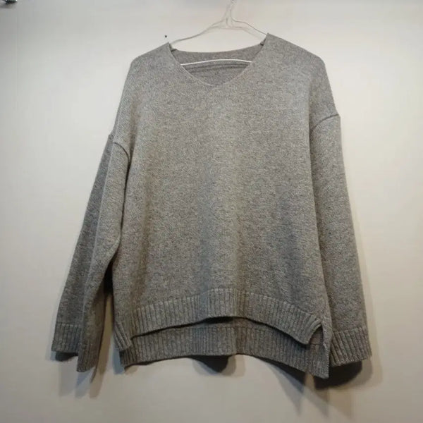 [BUNJANG] Grey V-Neck Knit Sweater Size 100 / 그레이 브이넥 니트 스웨터100사이즈봄가을       69052