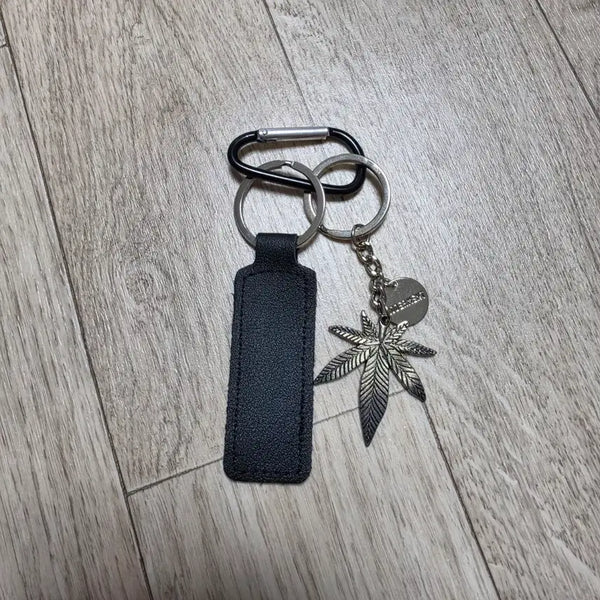 [BUNJANG] Modement Carabiner Leaf Layered Keyring / [새상품] 모더먼트 카라비너 리프 레이어드 키링