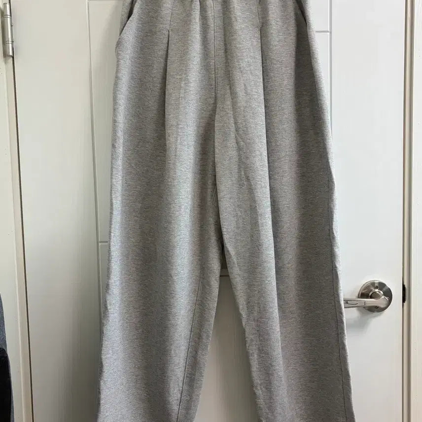 [BUNJANG] Men's Grey Jogger Pants / 남성 그레이 팬츠