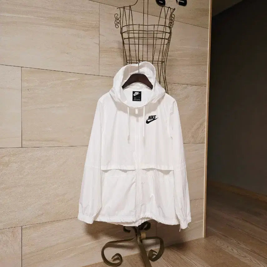 [BUNJANG] Nike Women's Windbreaker Jacket (Size S) / [s] 나이키 여성 바람막이 자켓 런닝복