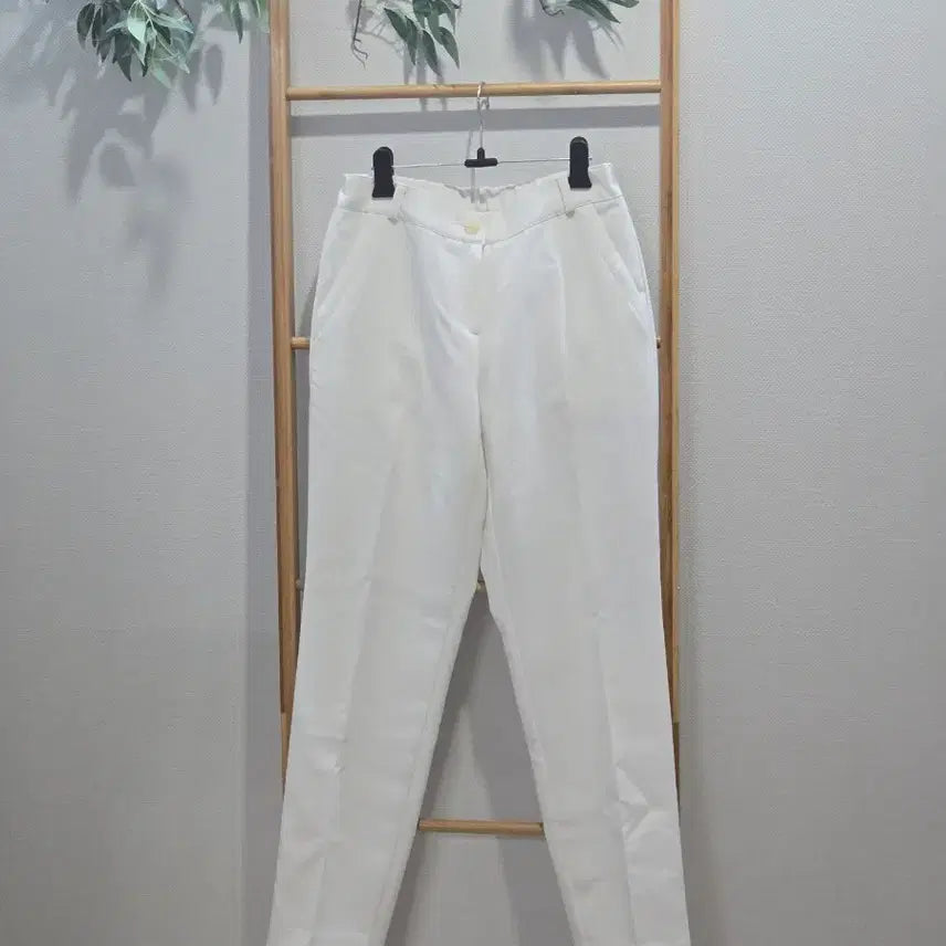 [BUNJANG] White Back-Banded Slacks / 화이트 뒷밴딩 슬랙스