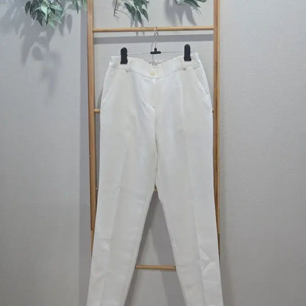 [BUNJANG] White Back-Banded Slacks / 화이트 뒷밴딩 슬랙스