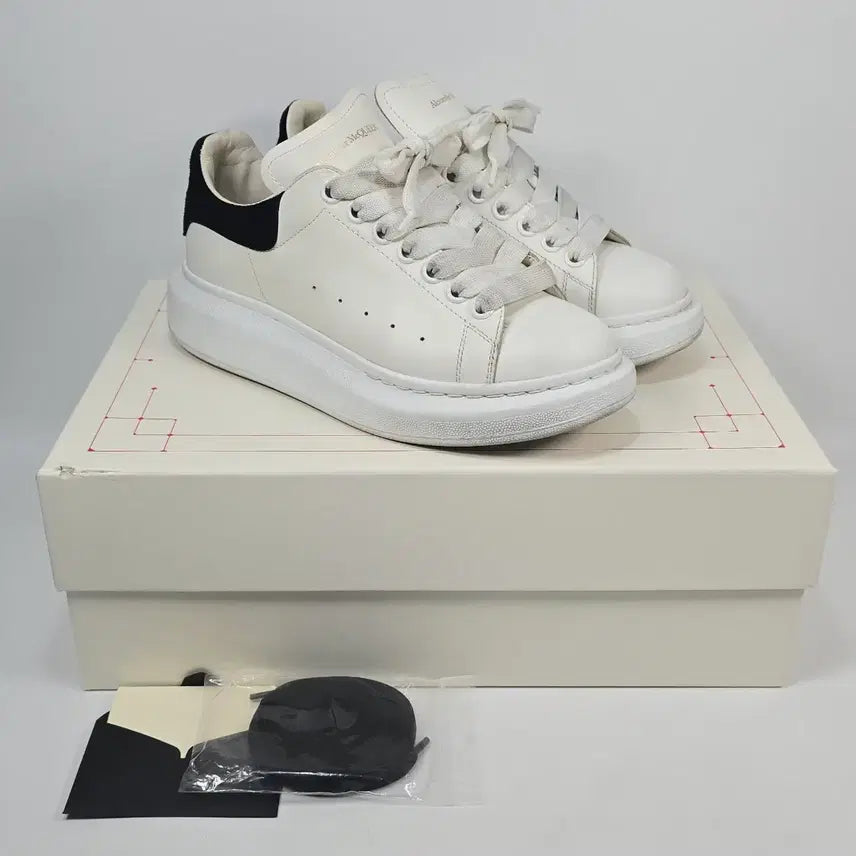 [BUNJANG] Alexander McQueen Suede Oversized Sole Sneakers / 알렉산더맥퀸 스웨이드 오버솔 스니커즈 (250)