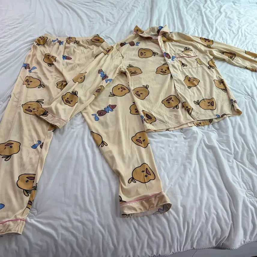 [BUNJANG] Cute Duck Pattern Pajama Set / 귀여운 오리 패턴 잠옷 세트