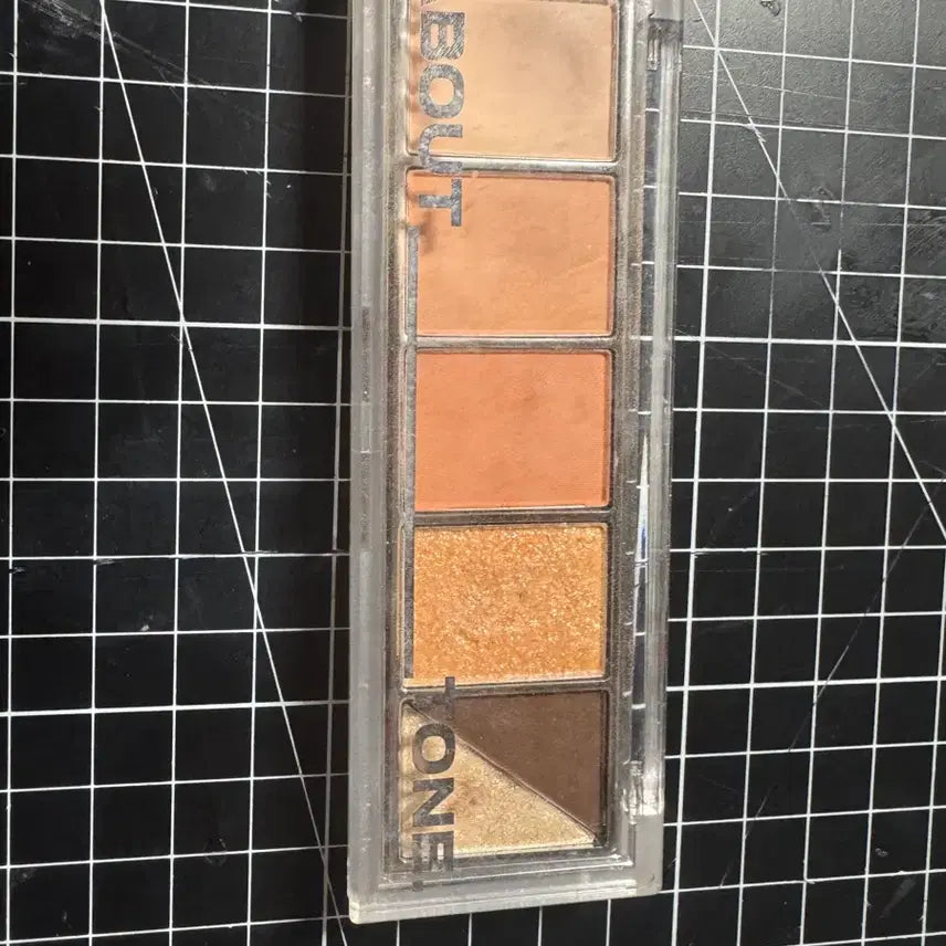 [BUNJANG] About Tone Return to Basic Eyeshadow Palette Peach Breeze / 어바웃톤 리턴 투 베이직 섀도우 팔레트 피치브리즈