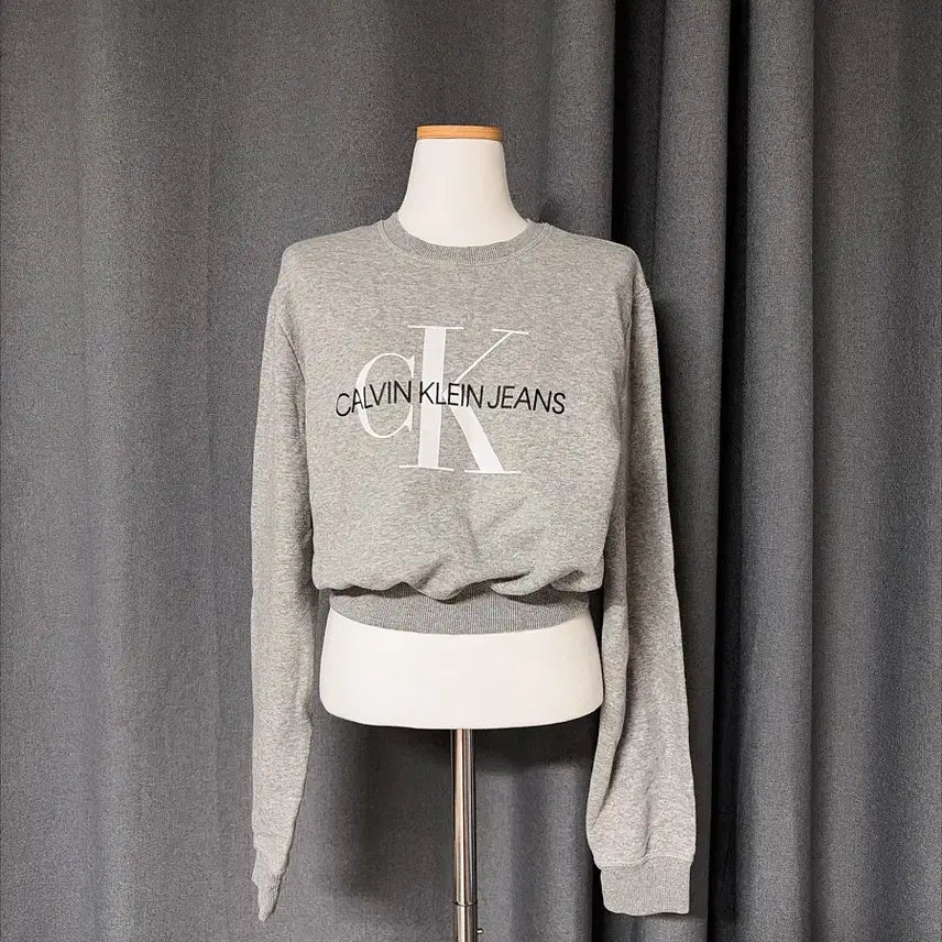 [BUNJANG] Calvin Klein Sweatshirt / 캘빈클라인 맨투맨