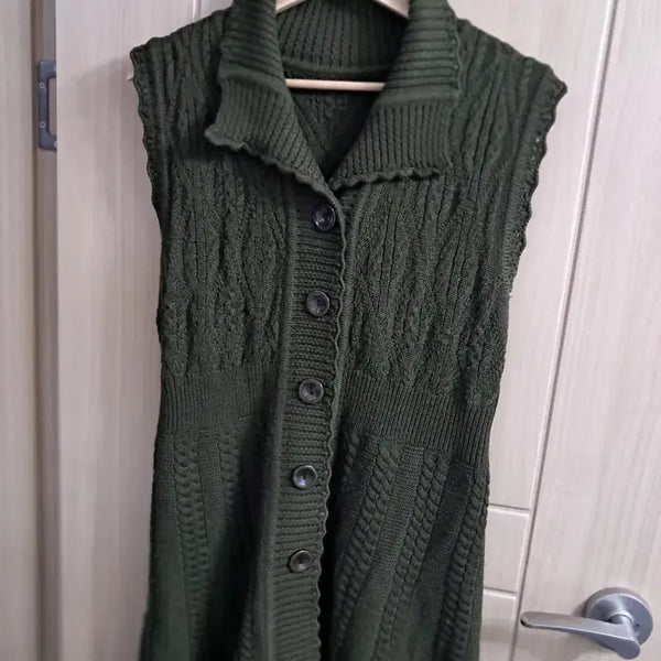 [BUNJANG] Cable Knit Vest Khaki / 니트 조끼 카키색