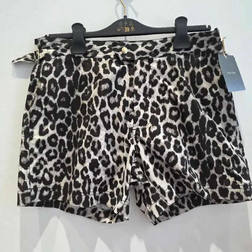 [BUNJANG] Tom Ford Leopard Pattern Shorts / 톰포드 레오파드 패턴 숏팬츠