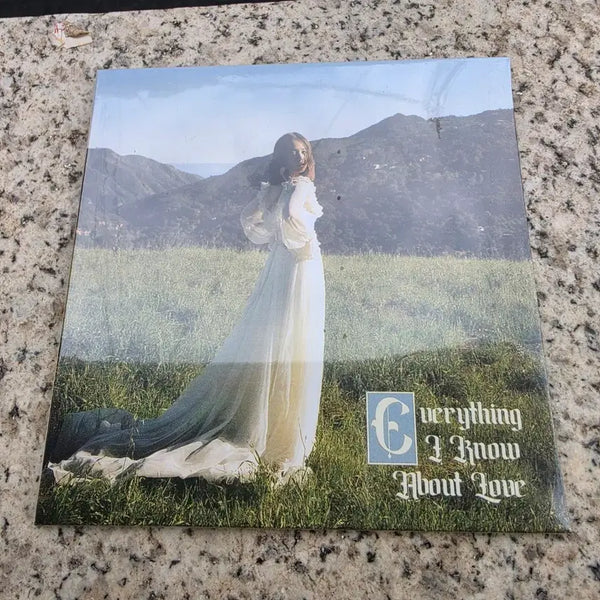 [BUNJANG] Laufey Everything I Know About Love CD / laufey CD