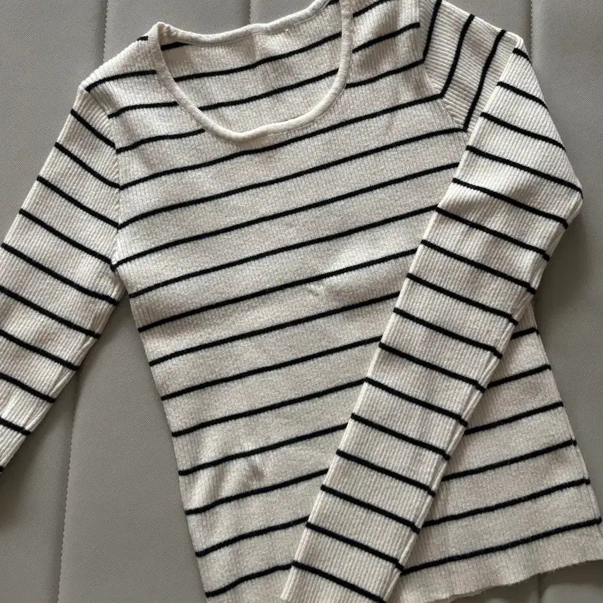 [BUNJANG] Basic Stripe Long Sleeve T-Shirt Ivory / 기본 스트라이프 긴팔 티셔츠 아이보리