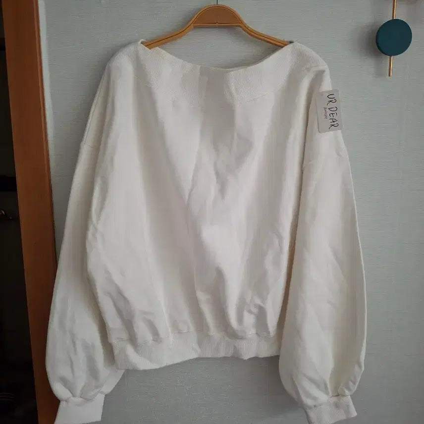 [BUNJANG] White Sweatshirt Size 66-77 / 화이트맨투맨 66~77(새상품)