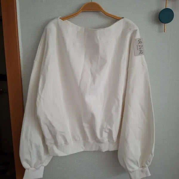 [BUNJANG] White Sweatshirt Size 66-77 / 화이트맨투맨 66~77(새상품)