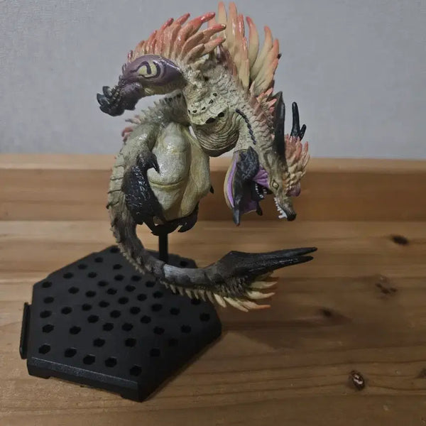 [BUNJANG] Monster Hunter Builder Standard Naruhata Tsuchikane Figure / 몬스터헌터 빌더 스탠다드 나루하타타히메 피규어