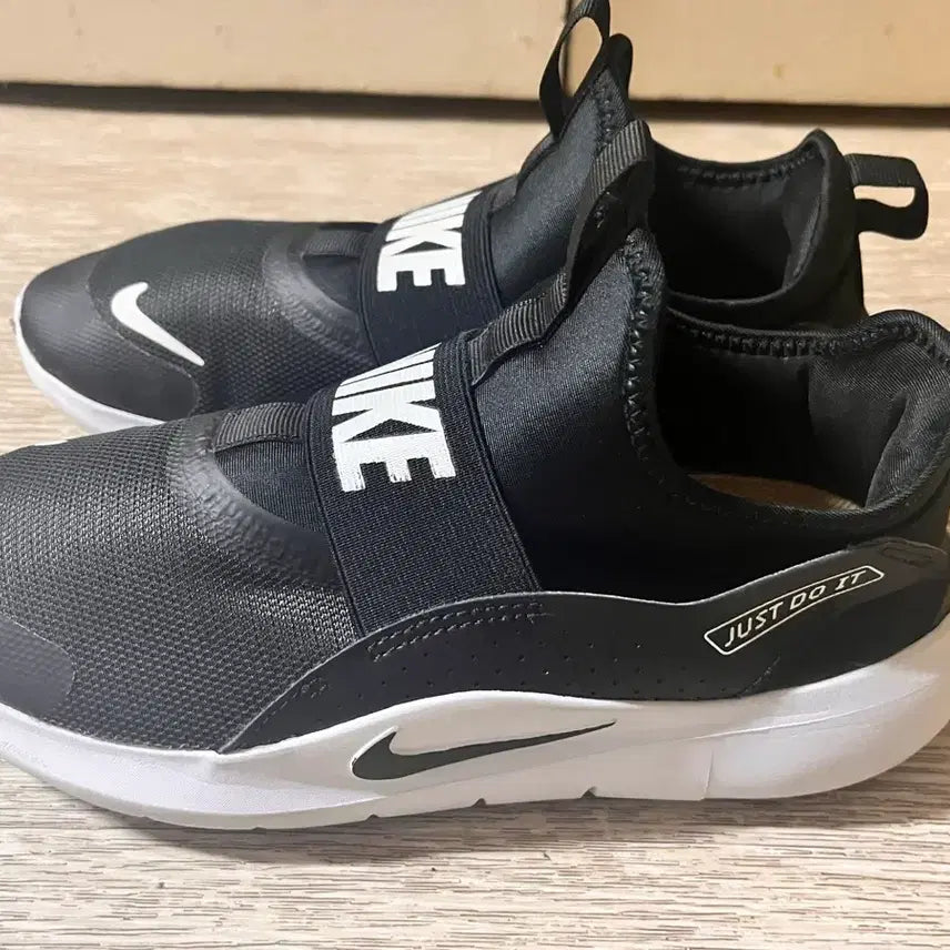 [BUNJANG] Nike Flex Runner 4 Black 250 / 나이키 플렉스러너4 블랙 250