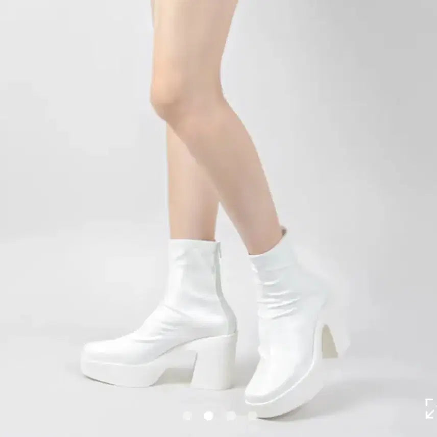 [BUNJANG] 9cm Platform Ankle Boots with Hidden Wedge / 통굽 앵클부츠 9cm / 키높이 구두 가보시 스판 워커 230