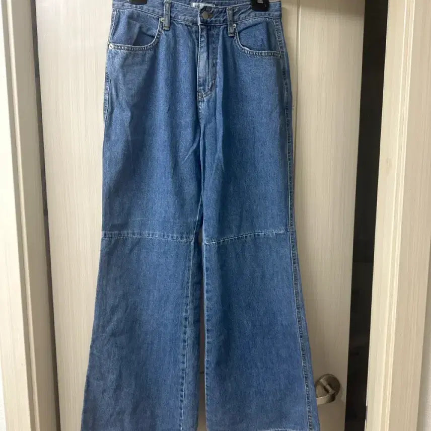 [BUNJANG] Denim Semi-Bootcut Jeans (M) / (새상품) 청바지 데님 세미부츠컷 m