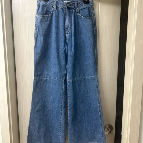 [BUNJANG] Denim Semi-Bootcut Jeans (M) / (새상품) 청바지 데님 세미부츠컷 m