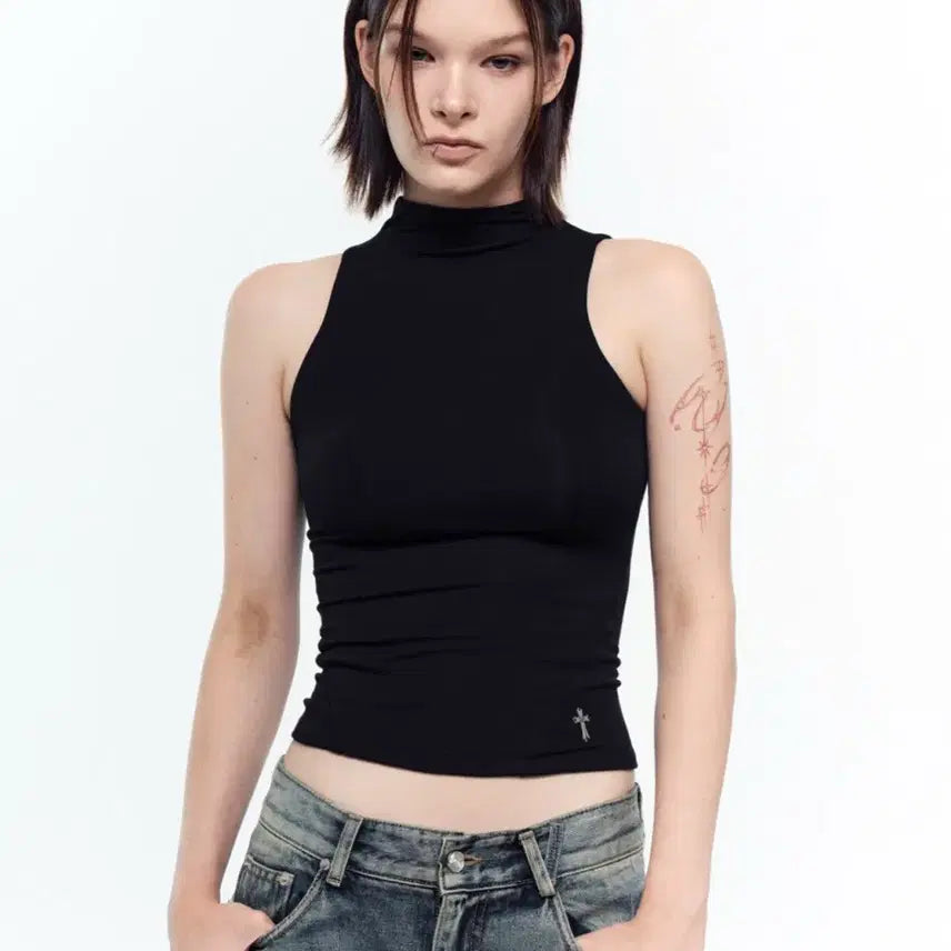[BUNJANG] 2000Archives Mock Neck Sleeveless Top Size 1 / 2000아카이브스 모크넥 슬리브리스 탑