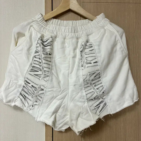 [BUNJANG] Matinkim Sweatshorts / [F]마뗑킴 스웻쇼츠