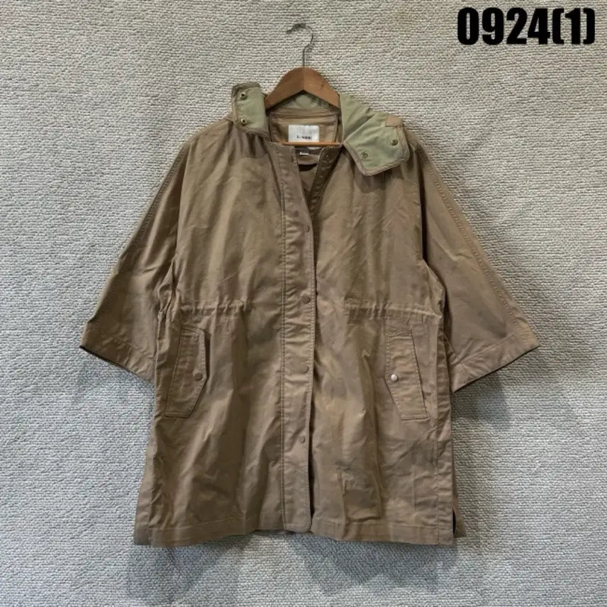[BUNJANG] Women's Beige Cropped Jacket Size 77 / 숏 자켓 베이지 77