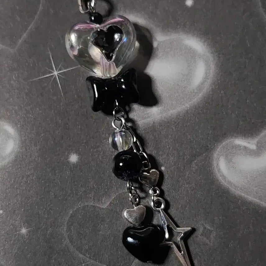 [BUNJANG] Black Heart Glitter Bead Keychain / 블랙 하트 반짝이 비즈 키링