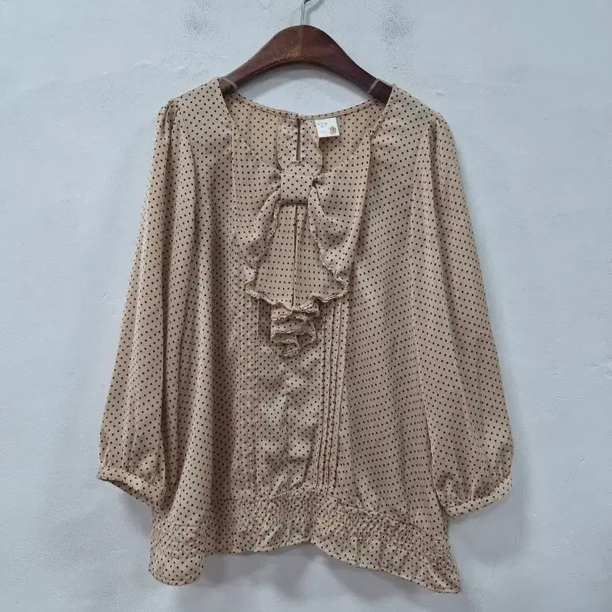 [BUNJANG] A.R.W Polka Dot Ribbon Blouse Beige / a.r.w 땡땡이 리본 블라우스 베이지