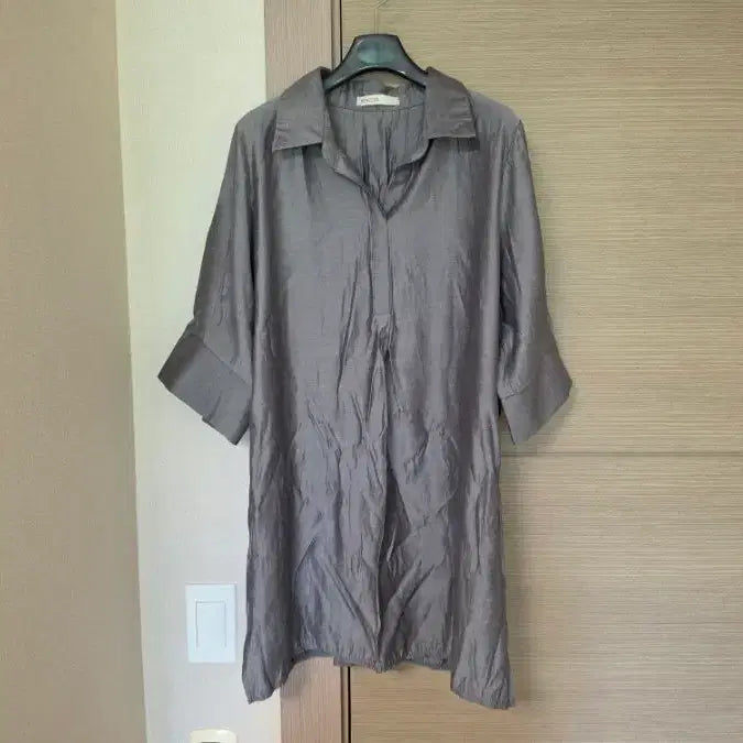 [BUNJANG] MOSCONA Grey Long Shirt Free Size / 모스코나 그레이 롱셔츠 프리사이즈어깨단면34 가슴단면46 53.5 소매기장35 총장78교환 환불 안됩니다