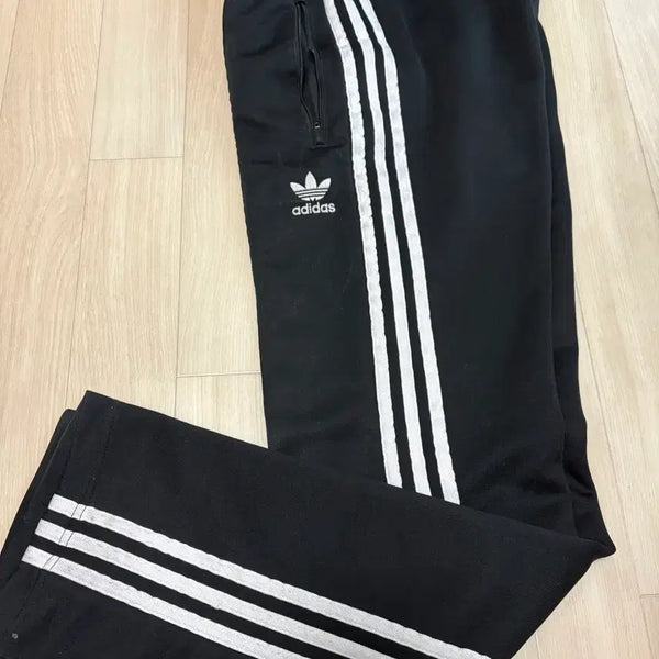 [BUNJANG] Adidas Europa Pants Black / 아디다스 유로파 팬츠 블랙 상태 최상 팔아요