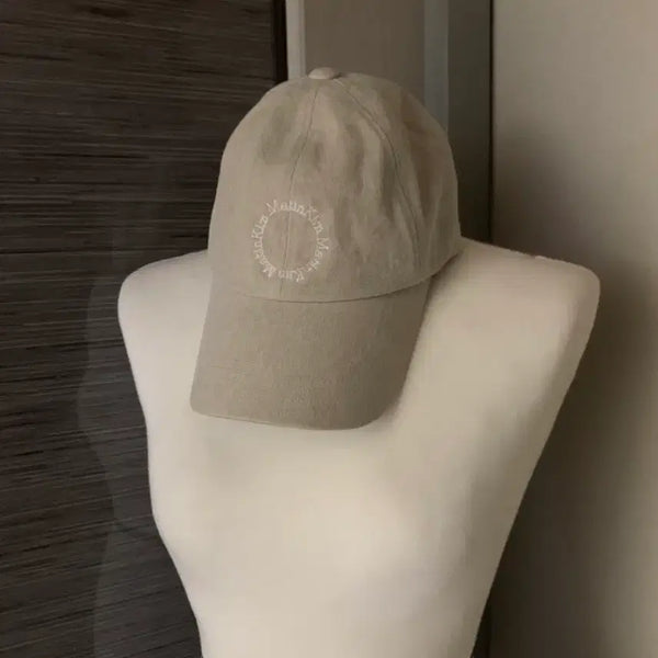 [BUNJANG] Matinkim Logo Embroidered Baseball Cap / 마땡킴 모자