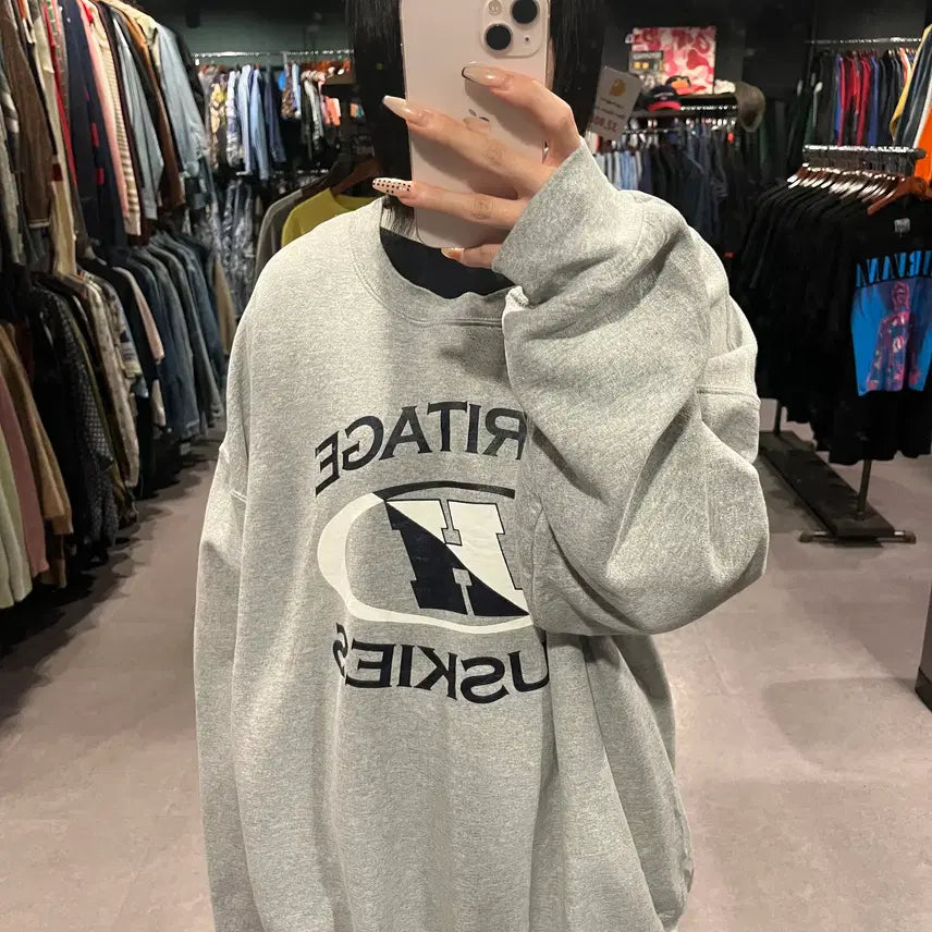 [BUNJANG] Heritage Huskies Big Logo Grey Sweatshirt / (039) 헤리티지 허스키스 빅로고 그레이 맨투맨