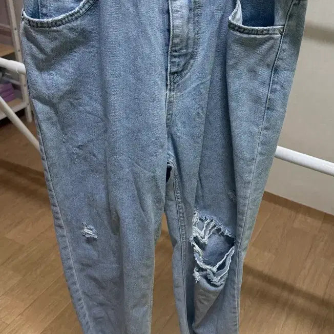 [BUNJANG] Distressed Denim Jeans / 찢청M