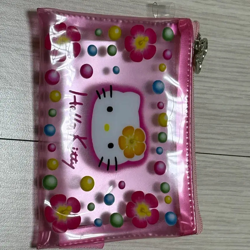 [BUNJANG] Hello Kitty 50th Anniversary Pouch / 헬로키티50주년 파우치팝니다