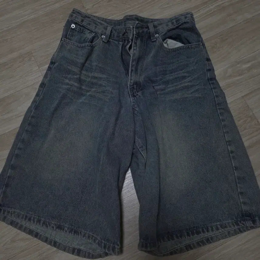 [BUNJANG] Trillion Bermuda Denim Shorts / 트릴리온 반바지 버뮤다
