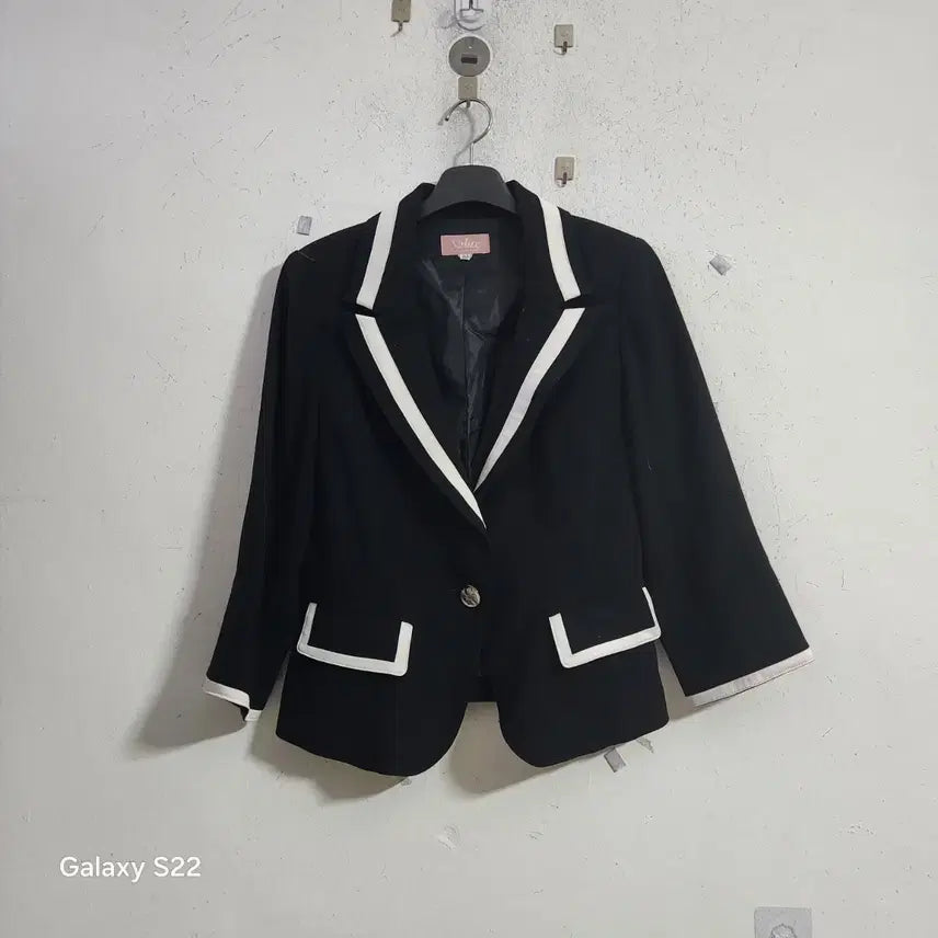 [BUNJANG] Colorblock Cropped Jacket / 숏 자켓 블랙 화이트 배색