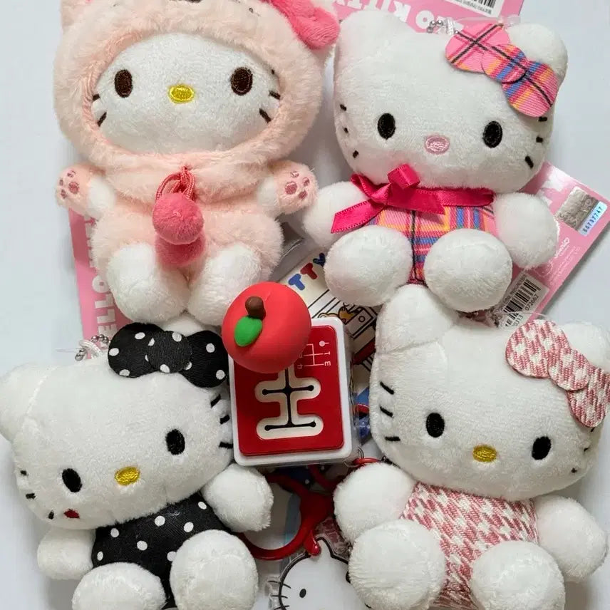[BUNJANG] Hello Kitty Doll Keyring 5-Piece Set / 헬로키티 인형 키링 5종 세트