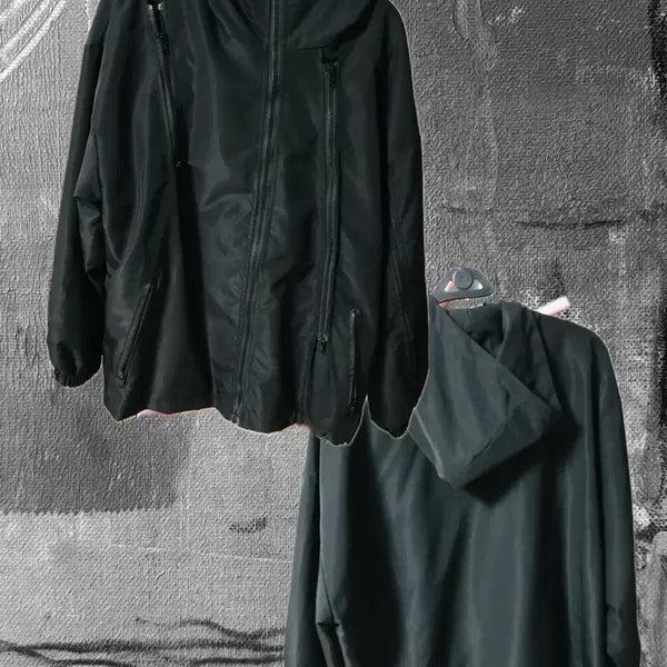 [BUNJANG] Black Hooded Windbreaker Jacket / 블랙 후드 바람막이