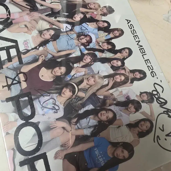 [BUNJANG] tripleS LOVEnPOP Autographed Album / 트리플에스 러브앤팝 싸인앨범