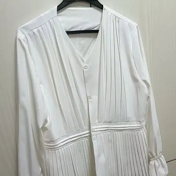 [BUNJANG] White Pleated Blouse / 흰색 플리츠 블라우스