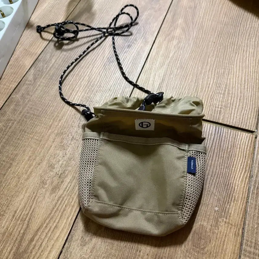 [BUNJANG] Hideout Shakosh Bag Beige / 하이드아웃 가방 샤코슈백 베이지