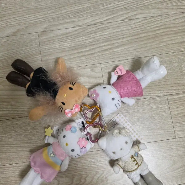 [BUNJANG] Hello Kitty Long Legs Doll Keyring Set (4 Types) / 헬로키티 롱다리 인형 키링 4종 세트