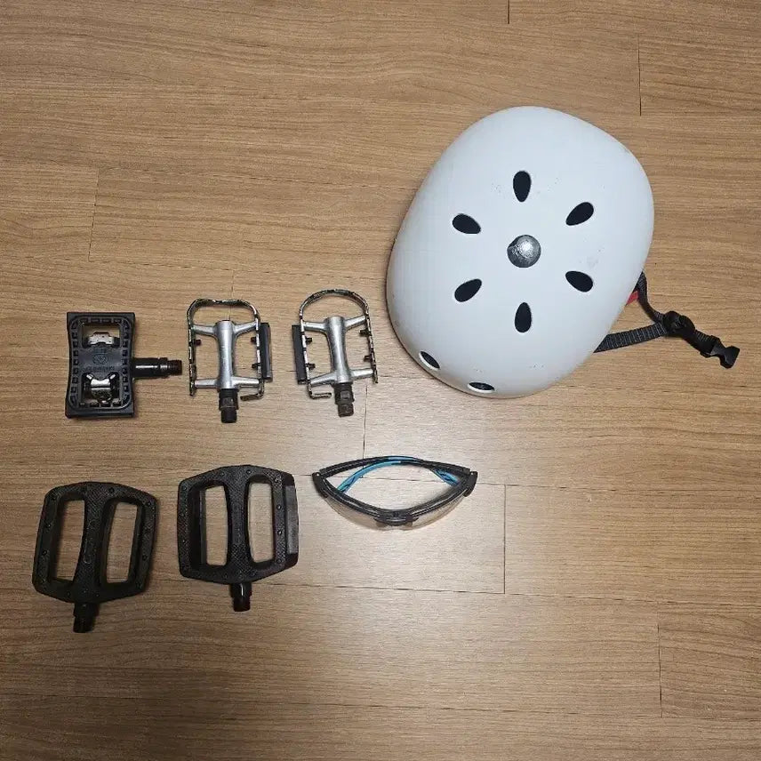 [BUNJANG] Bicycle Pedals & Accessories Bundle / 각종 자전거 페달&기타 물품 판매