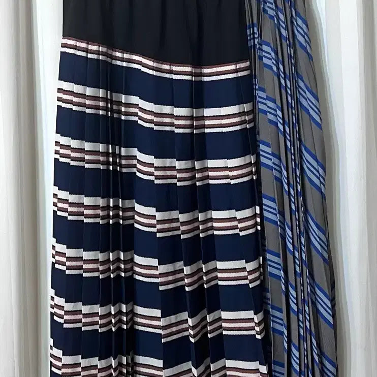 [BUNJANG] Multi Stripe Poly Pleated Skirt (New) / (새상품) 멀티 스트라이프 폴리 플리츠 스커트 55-66반
