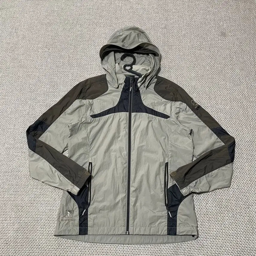 [BUNJANG] Black Yak Lightweight Summer Jacket B.8351 (Size M) / M 블랙야크 경량 여름 바람막이 자켓 B.8351