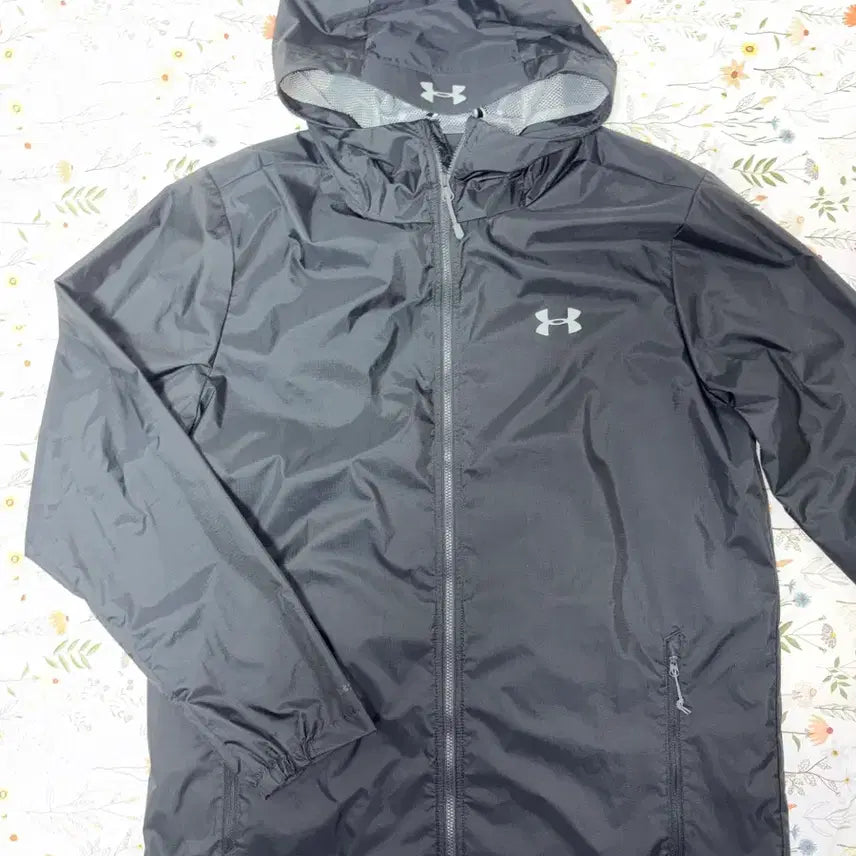 [BUNJANG] Under Armour Raincoat Windbreaker Black / 언더아머 바람막이 (레인코트) 검정색 판매합니다.