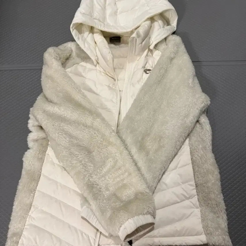 [BUNJANG] Nepa Ivory Hooded Lightweight Padded Jacket / 네파 아이보리 후드 경량 패딩